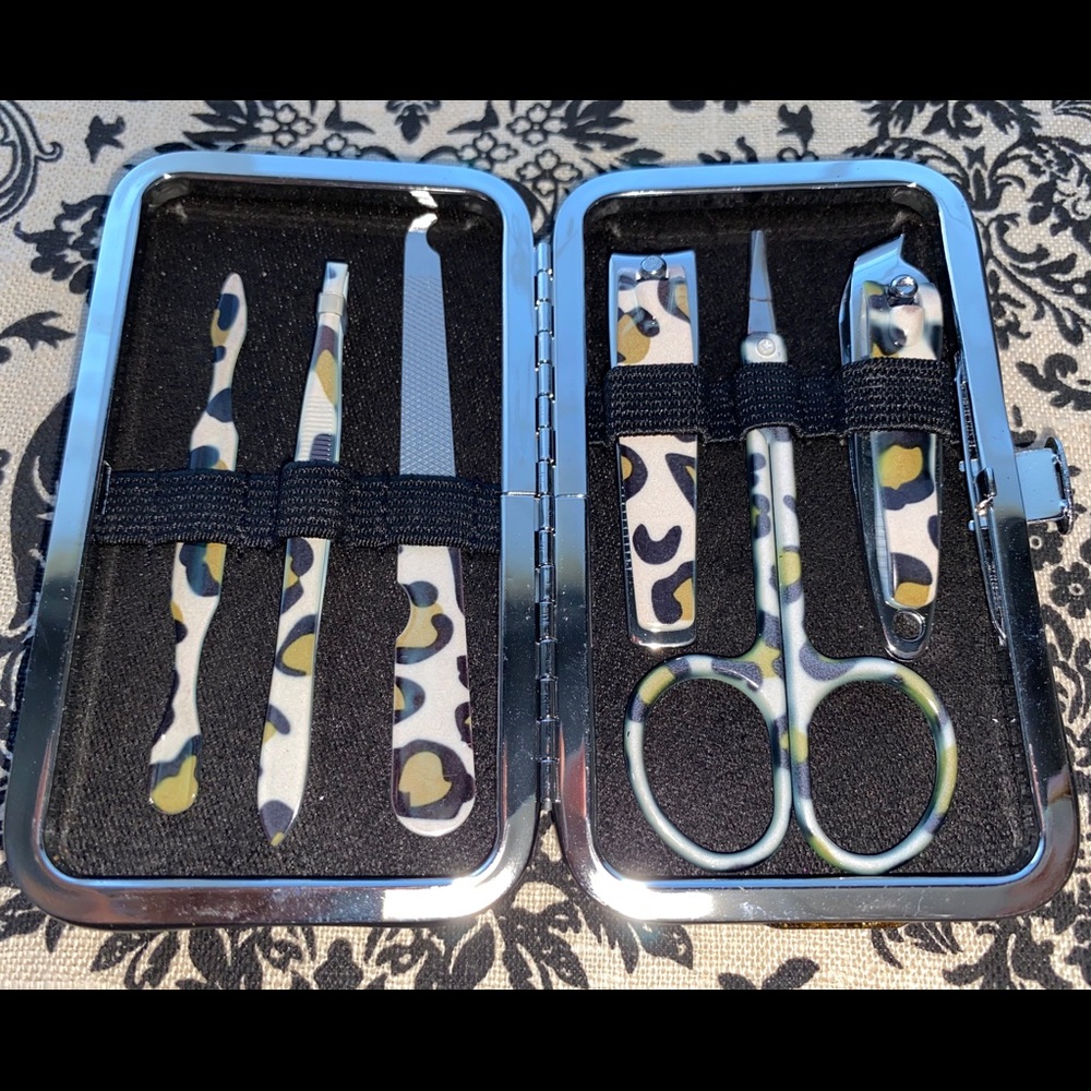 Leopard Grooming & Nail Kit